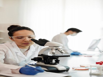吉他初学者怎么弹(吉他初学者怎么弹踏山河)