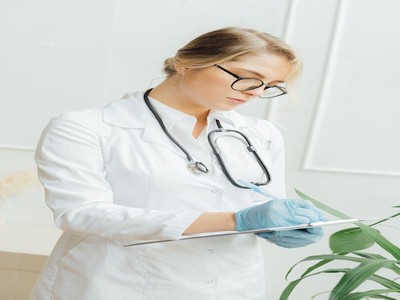 初学吉他视频教程 初学吉他教程视频简单
