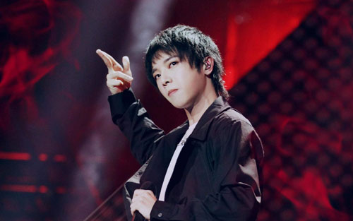 烟火里的尘埃吉他谱 F调_无限延音编配_华晨宇