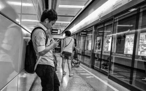 十点半的地铁吉他谱 附视频演示_靠谱吉他编配_柳锦泽