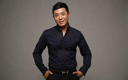 我爱你你却爱着他吉他谱 A调_啊潘音乐工厂编配_黑龙