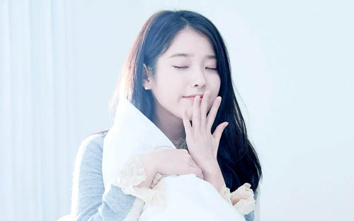 星期五见面吉他谱 B调六线谱_中国曲谱网编配_​IU