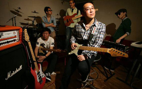 川吉他谱吉他指弹谱 原调六线谱_豆丁网编配_空中狂欢节