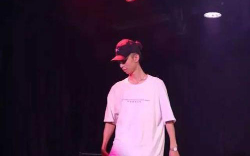 买条街吉他谱 E调男生版_琴艺谱编配_唐老师