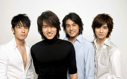 流星雨吉他谱 C调六线谱_音乐之家编配_F4