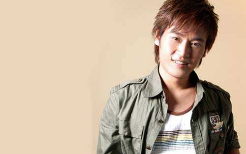 爱在现实面前吉他谱 B调六线谱_陆学华编配_阿木