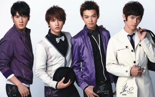 出神入化吉他谱 D调扫弦版_阿潘音乐工场编配_飞轮海