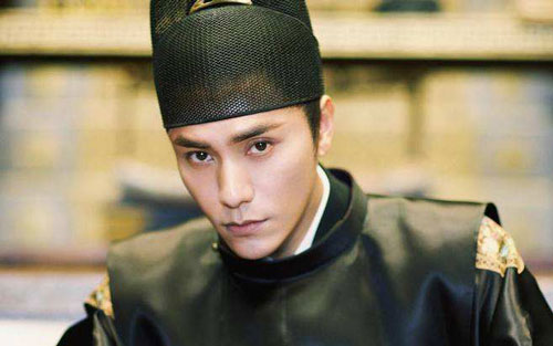 月半湾吉他谱 F调六线谱_虫虫吉他编配_陈坤