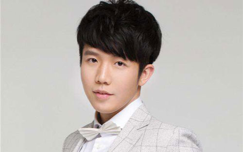 一个人一座城吉他谱 F调六线谱_精选版_曹寅