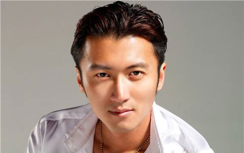 只要为你活一天吉他谱 F调附前奏_阿潘音乐工场编配_谢霆锋