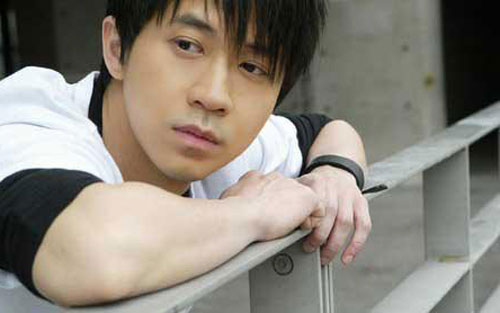 我等你吉他谱 G调六线谱_七彩虹琴行编配_光良