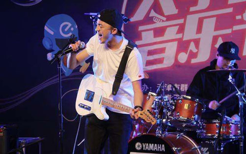 小城里吉他谱 C调六线谱_八音阁编配_初见乐队