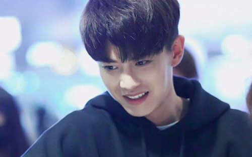 荣耀吉他谱 C调附前奏_七彩虹琴行编配_任嘉伦