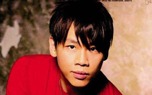 她的歌吉他谱 E调简单版_中国曲谱网编配_陶喆