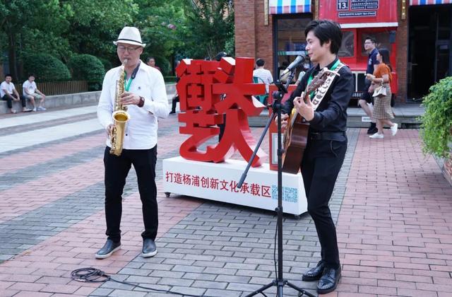 阿杜街头吉他表演