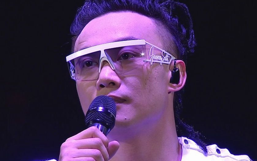 《一丝不挂》吉他谱独家前奏 Am小调指法_小鹿吉他编配制谱_陈奕迅