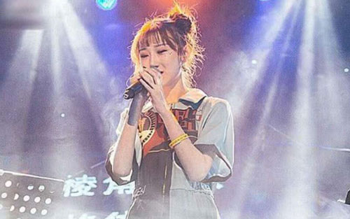 假装吉他谱 C调附演示_梦马音乐编配_陈雪凝