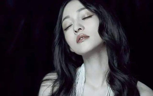 《隐形的翅膀》尤克里里谱指弹版 A调六线谱_halele编配_张韶涵