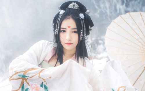 《爱殇》尤克里里谱弹唱版 G调附前奏_尤克里里中国网编配_小时姑娘