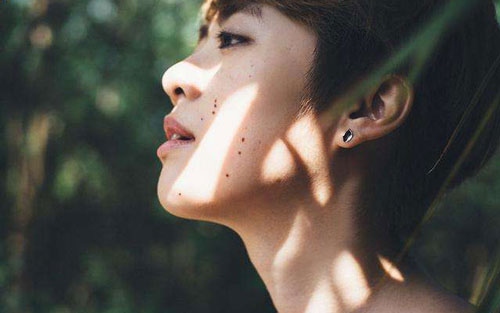 《追光者》尤克里里谱弹唱版 C调和弦谱_简单版_岑宁儿