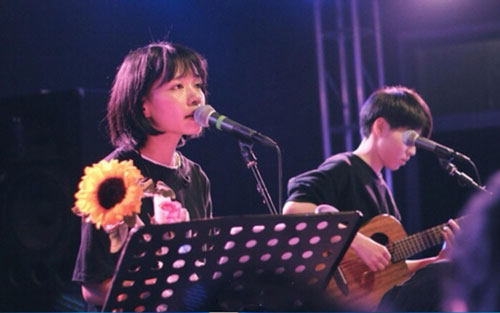 《所以来吧》尤克里里谱弹唱版 G调扫弦版_大黄尤克里里编配_房东的猫