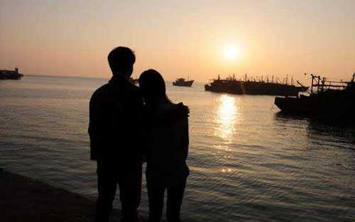 《坐在巷口的那对男女》尤克里里谱弹唱版 F调男生版_桃子鱼仔ukulele编配_自然卷