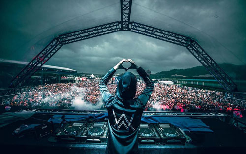 《FADED》尤克里里谱弹唱版 F调和弦谱_音乐地带编配_Alan Walker