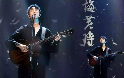 《理想三旬》尤克里里谱指弹版 原调六线谱_精选版_陈鸿宇