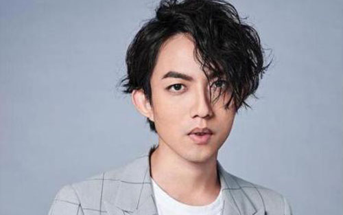 《全世界谁倾听你》尤克里里谱弹唱版 G调扫弦版_闲识音学社编配_林宥嘉