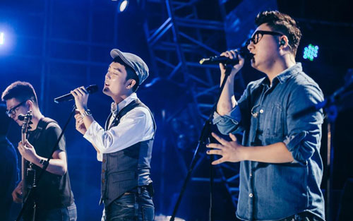 《送你一朵山茶花》尤克里里谱弹唱版 D调男生版_桃子鱼仔编配_好妹妹乐队