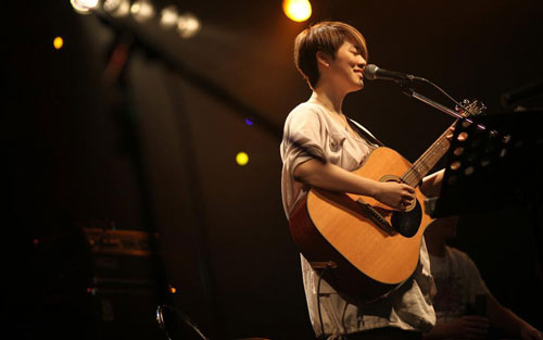 《追光者》尤克里里谱弹唱版 C调和弦谱_闲识音学社编配_岑宁儿