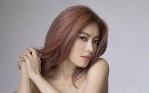 《我是女生》尤克里里谱弹唱版 D调女生版_星光流行音乐教室编配_徐怀钰