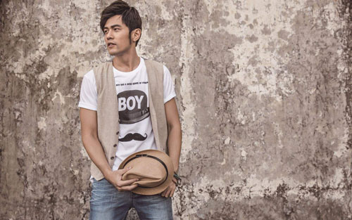 《彩虹》尤克里里谱弹唱版 C调六线谱_闲识音学社编配_周杰伦