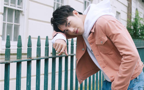 《尘埃》尤克里里谱弹唱版 原调六线谱_尤克里里小白歌编配_许魏洲