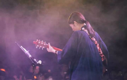 《差三岁》尤克里里谱弹唱版 G调扫弦版_音乐地带编配_jam