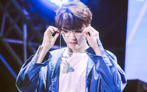 《解码游戏》尤克里里谱弹唱版 D调男生版_靠谱ukulele编配_陈立农