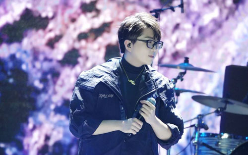 《不染》尤克里里谱弹唱版 G调附前奏_尤克里里中国网编配_毛不易