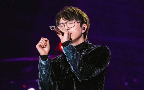 《消愁》尤克里里谱弹唱版 F调和弦谱_闲识音学社编配_毛不易