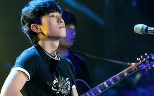 《成都》尤克里里谱弹唱版 C调六线谱_闲识音学社编配_赵雷