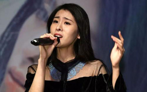 《听雪》尤克里里谱弹唱版 C调附前奏_尤克里里中国网编配_张碧晨