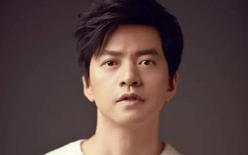 《八月照相馆》尤克里里谱弹唱版 D调男生版_熙城飞扬编配_李健