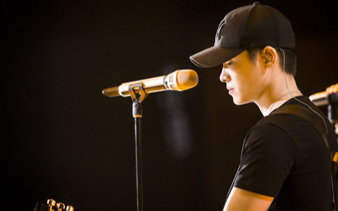 《男孩》尤克里里谱弹唱版 G调六线谱_尤克里里小白歌编配_梁博