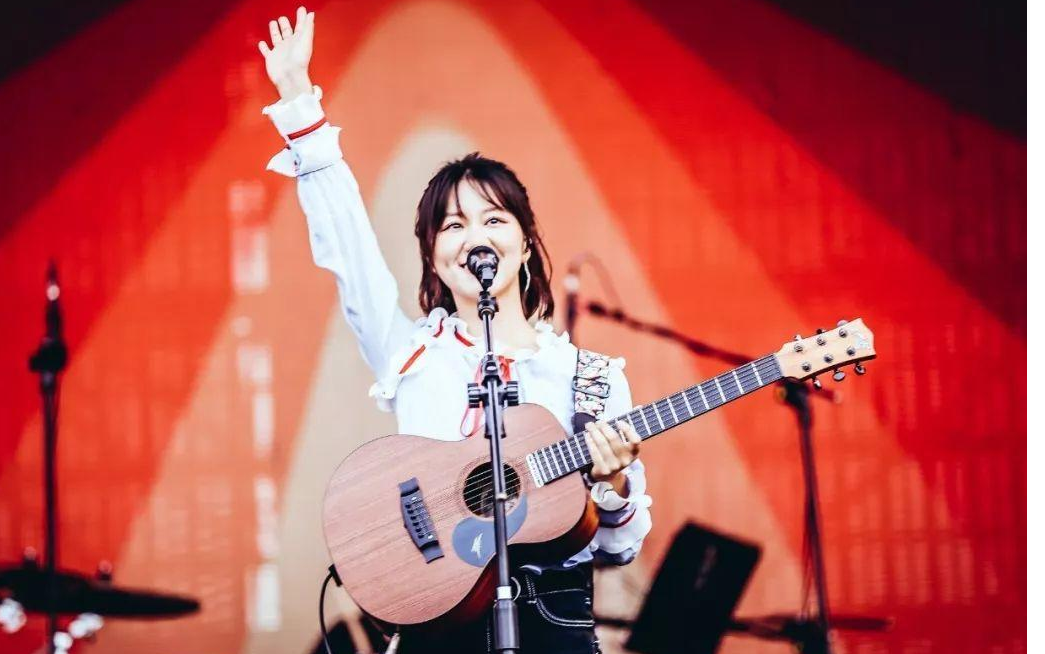 《借我》尤克里里谱指弹版 G调六线谱_尤克里里小白歌编配_谢春花