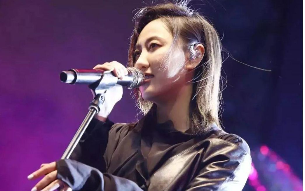 《历历万乡》尤克里里谱弹唱版 A调女生版_大黄尤克里里编配_陈粒