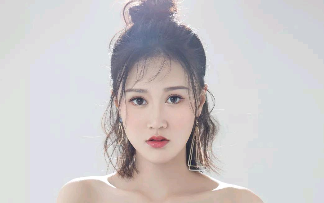 《舍得》尤克里里谱弹唱版 F调附前奏_趣弹音乐编配_王呈章