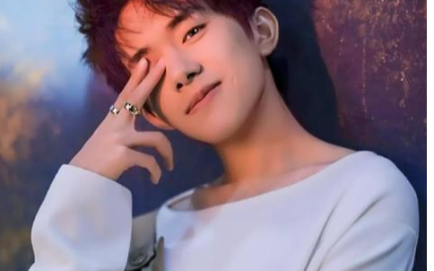 《丹青千里》尤克里里谱弹唱版 G调扫弦版_闲识音学社编配_易烊千玺