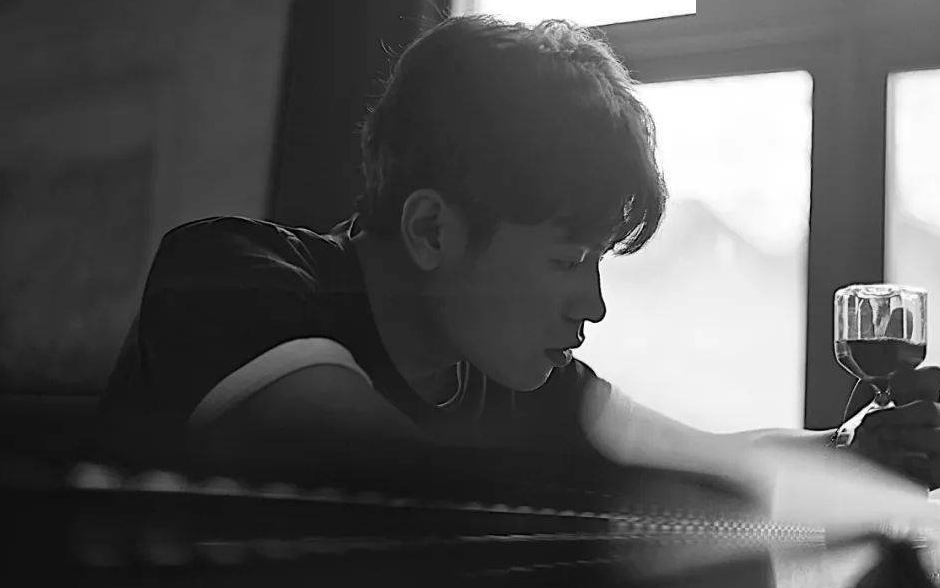 《我曾》尤克里里谱弹唱版 F调扫弦版_闲识音学社编配_隔壁老樊