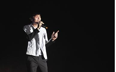 《模特》尤克里里谱弹唱版 D调和弦谱_尤克里里中国网编配_李荣浩