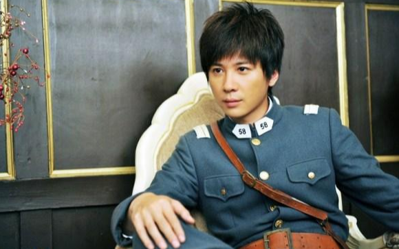 《红色石头》尤克里里谱弹唱版 C调附前奏_尤克里里中国网编配_李智楠