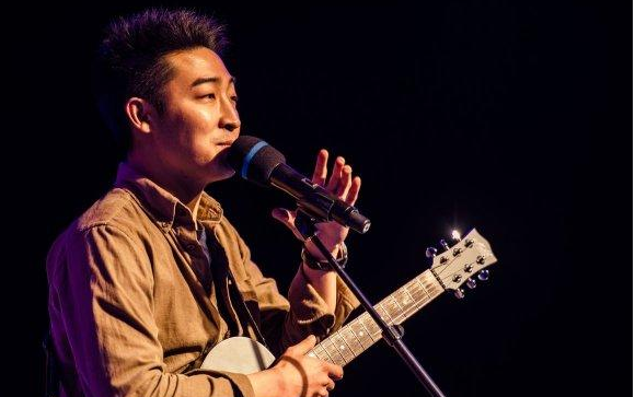 《Now it's a brave time》尤克里里谱弹唱版 C调和弦谱_大黄尤克里里编配_梁晓雪